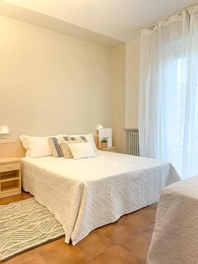 Americana Beach House Rimini 3*,
