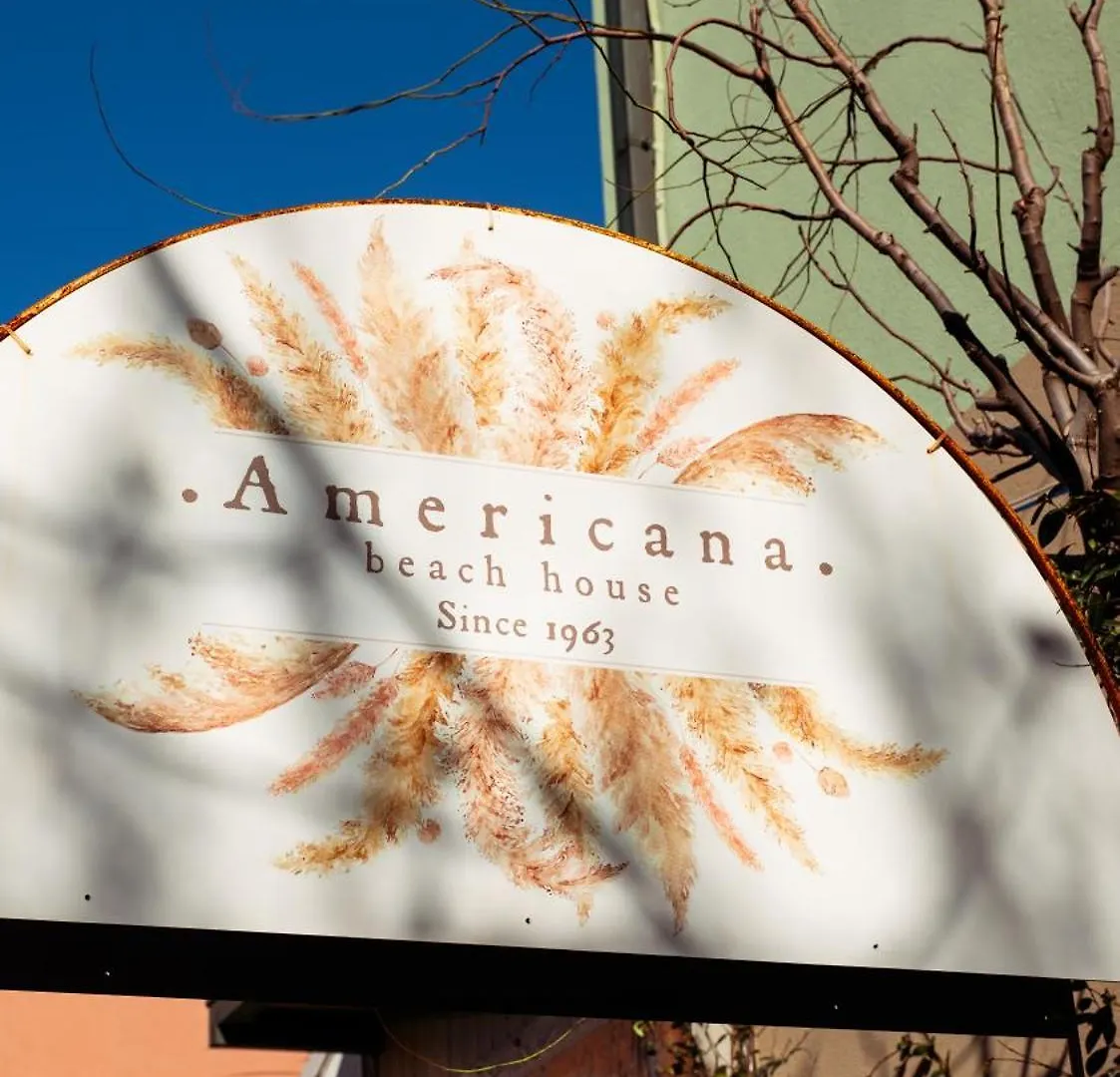 Americana Beach House Rimini Bed & Breakfast